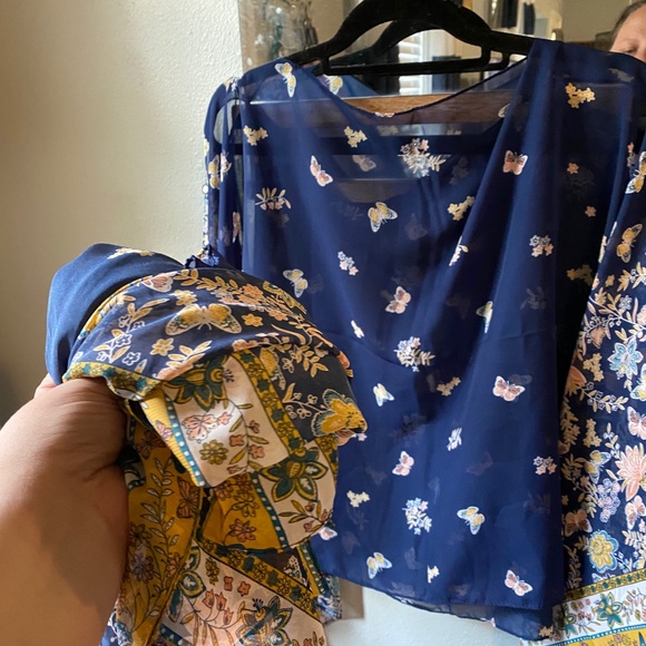 Candor NYC Butterfly 2-way Chiffon Poncho - Picture 3 of 7